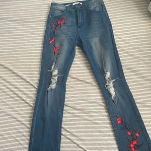 Medium Wash Flower Embellished NWT SKINNY JEANS
